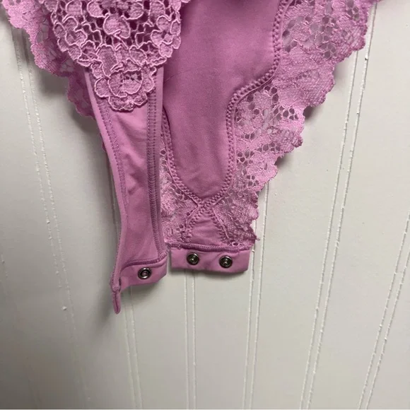 Skims Fits Everybody Lace Cami Bodysuit Petal XS NWT - Picture 8 of 10